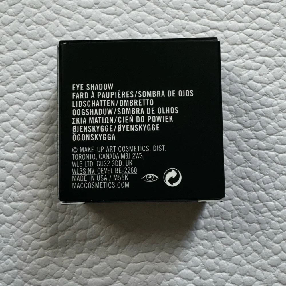 MAC Veluxe Pearl Eyeshadow All That Glitters